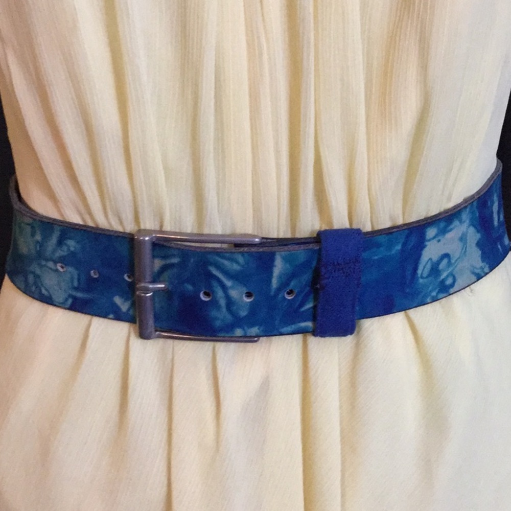 Vibrant Retro Turquoise and Blue Belt